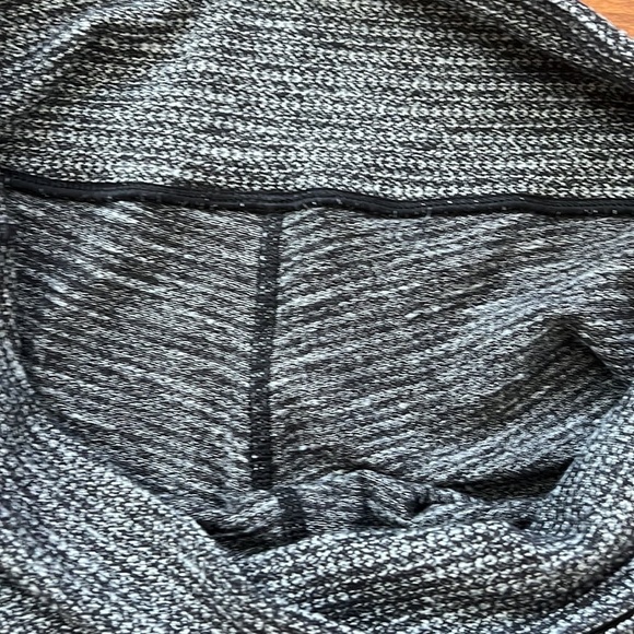 Lululemon Wunder Under Luon Variegated Knit Black 
Heathered Sizr 6 Crop - Picture 10 of 13